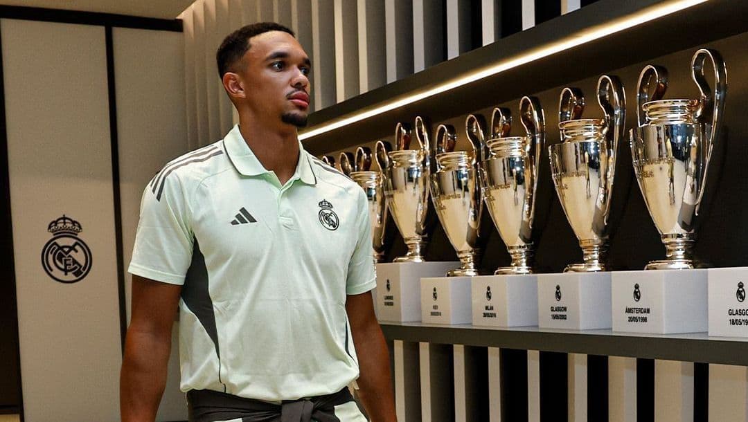 Trent Alexander-Arnold elogia Mourinho e mira titularidade no Madrid