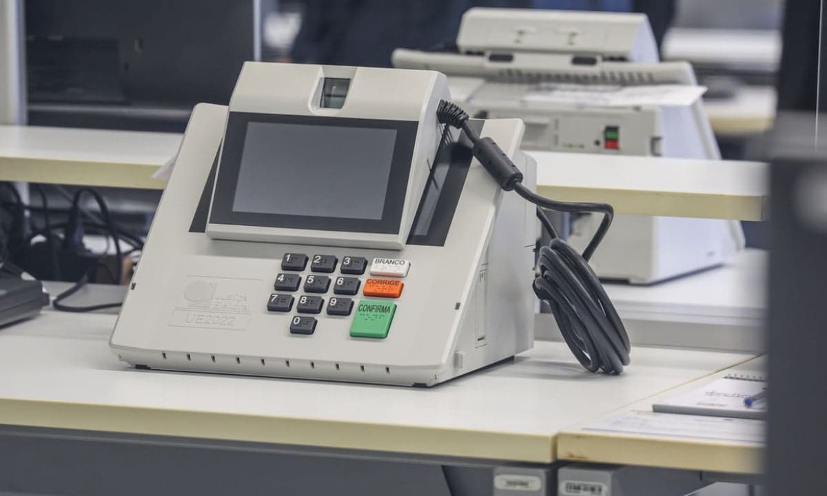 Tribunal Superior Eleitoral substitui 1.544 urnas eletrônicas no primeiro turno
