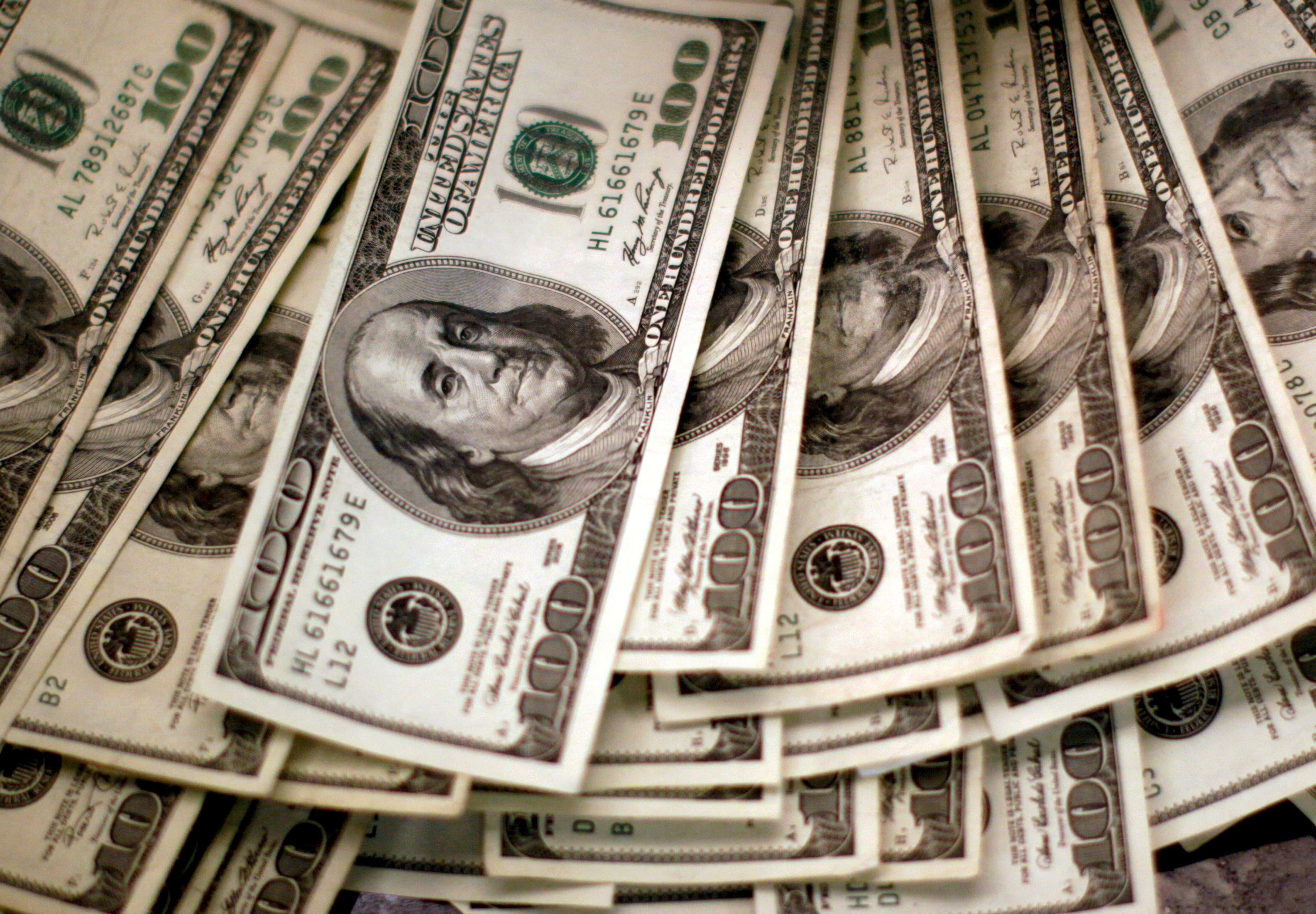 Dólar sobe 0,05% em meio a tensões no Irã