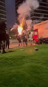 Torcedores do Vasco promovem festa de madrugada no hotel do Boca Juniors