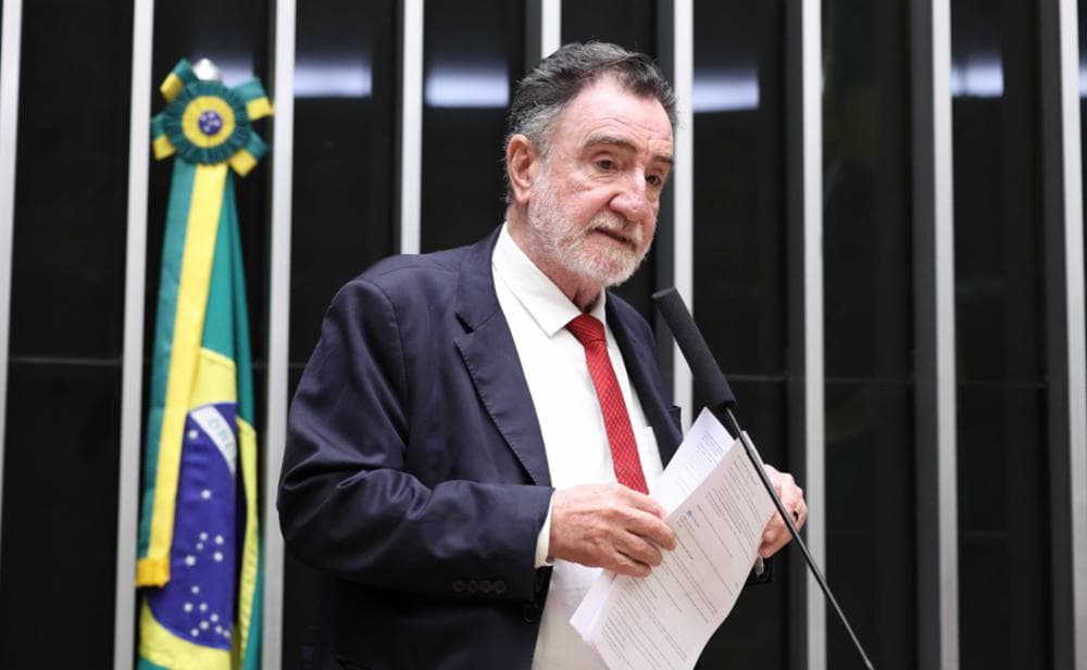 Patrus Ananias é escolhido candidato do PT ao governo mineiro