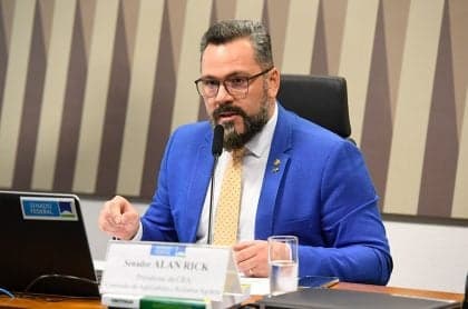 Alan Rick lidera pesquisas para governo do Acre em 2026