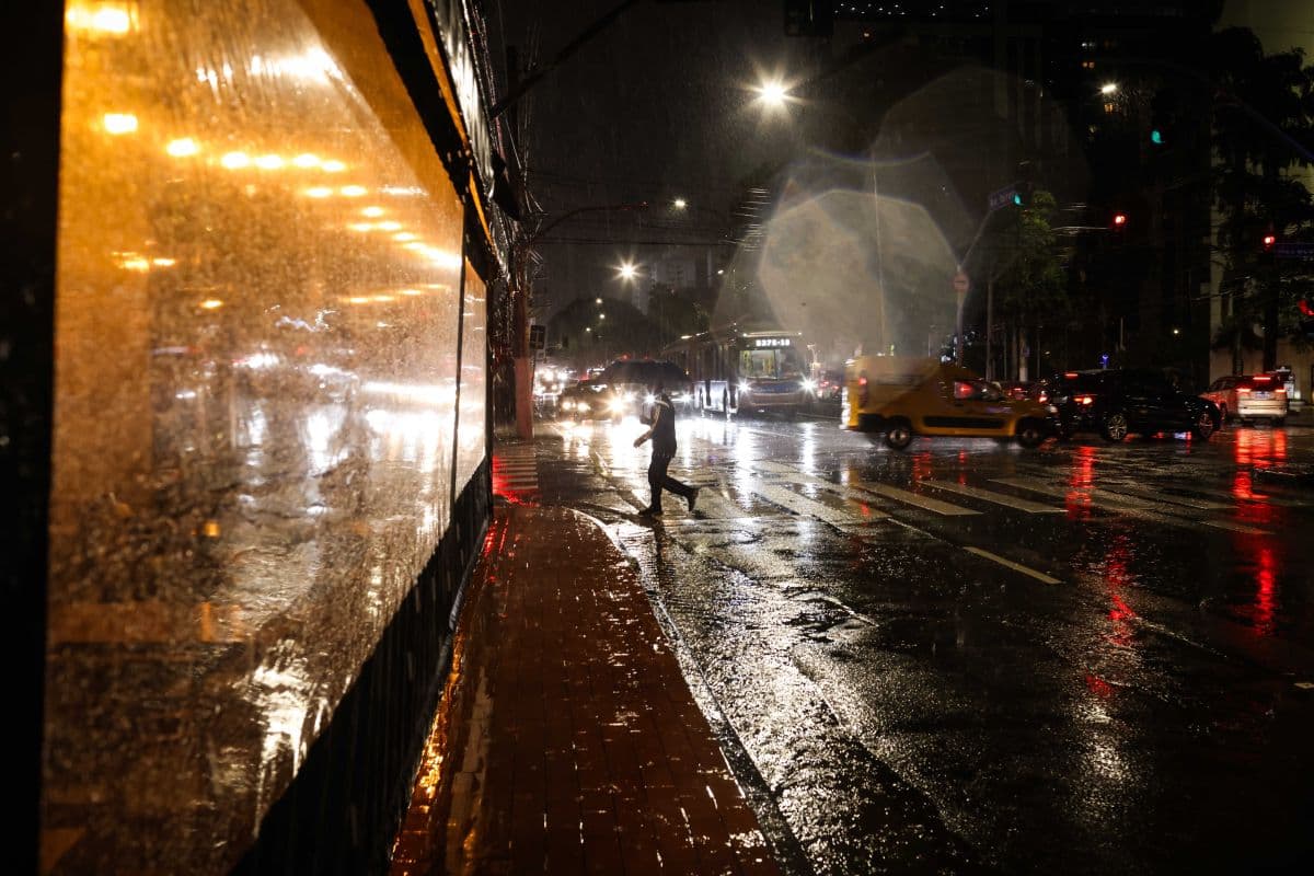 Mudanças climáticas em São Paulo com chegada de frente fria