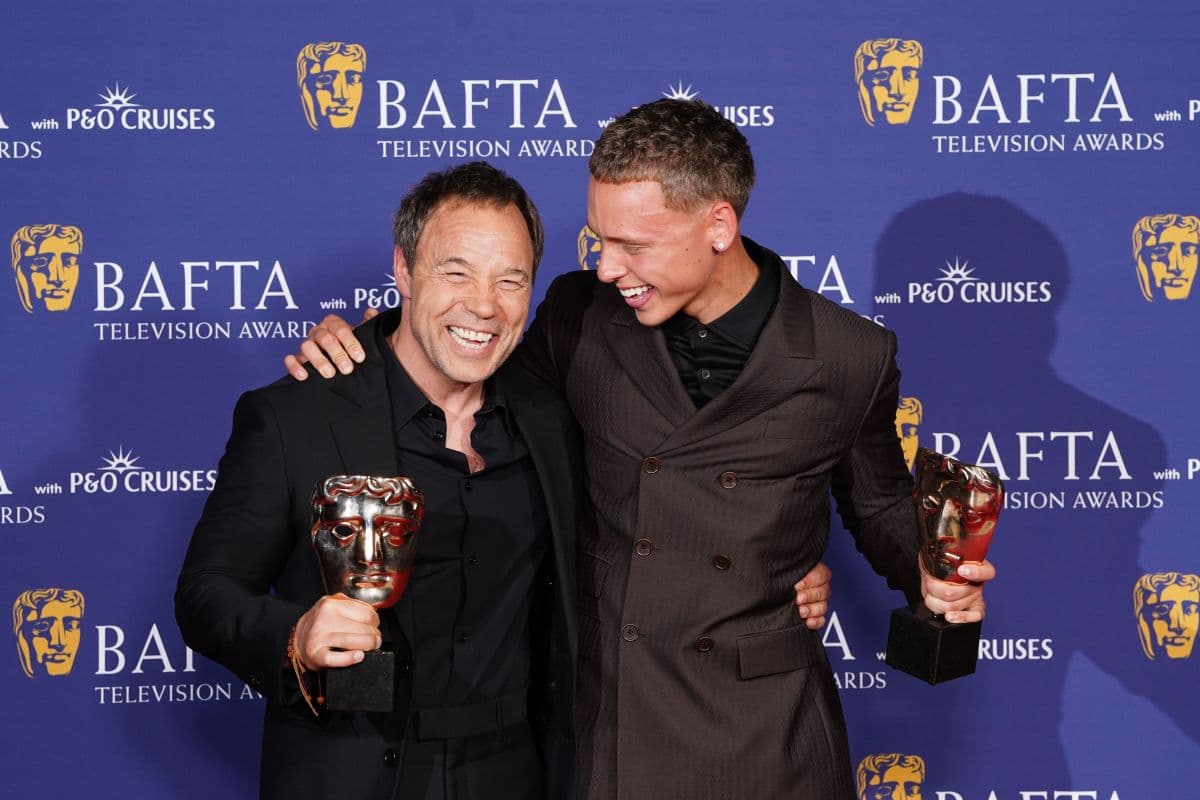 Série 'Adolescência' brilha no BAFTA TV com quatro prêmios