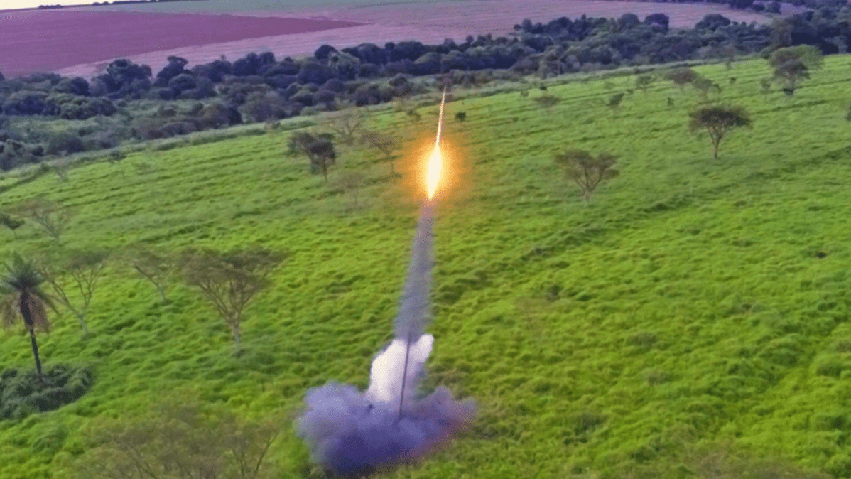 USP lança foguete Elara II com motor híbrido e faz história