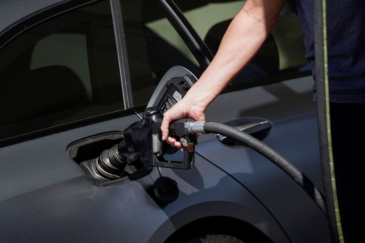 Gasolina atinge US$ 4,09 por galão; aumento de 98 centavos no mês