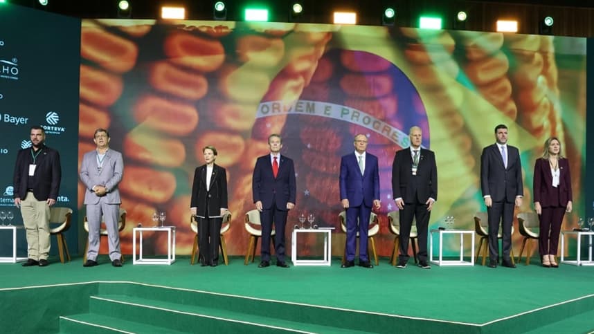 Ministro André de Paula assegura continuidade das exportações de proteína animal