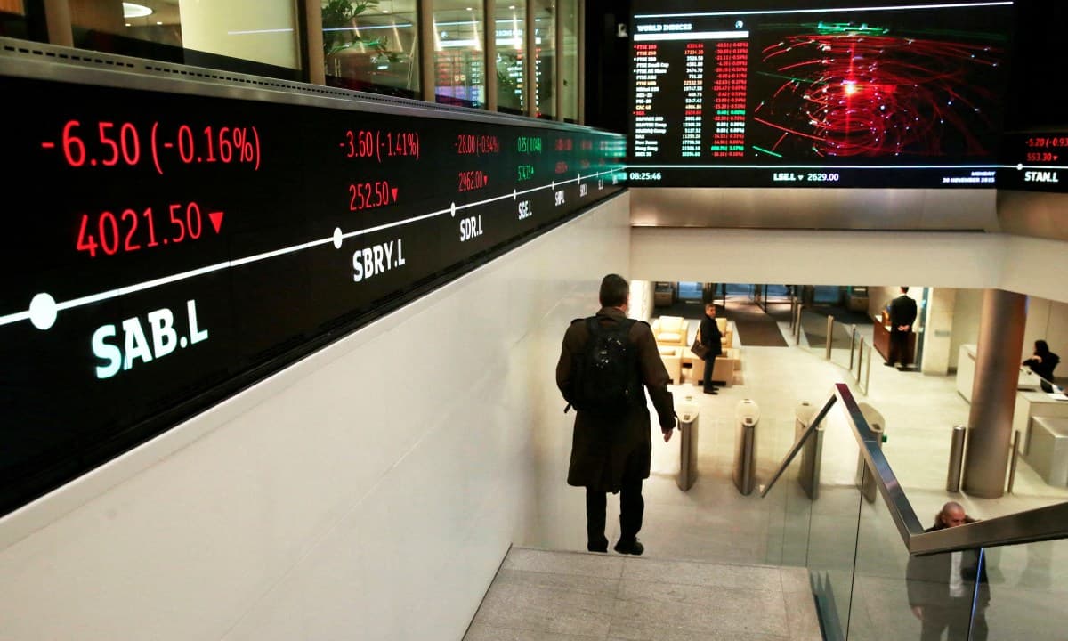 Bolsas europeias fecham em alta impulsionadas por ações de luxo e bancos