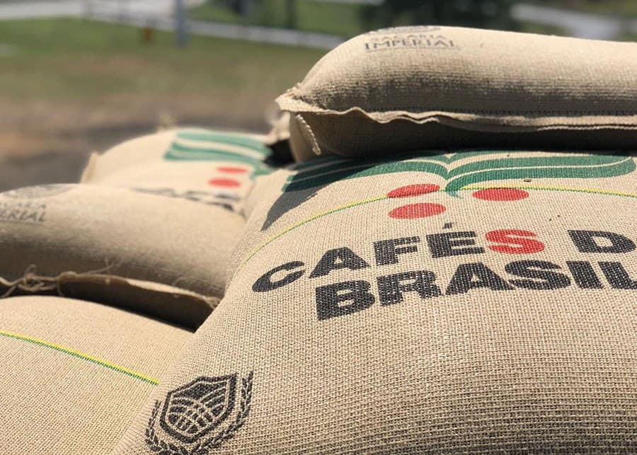 Exportações de café do Brasil crescem em volume, mas receita cai