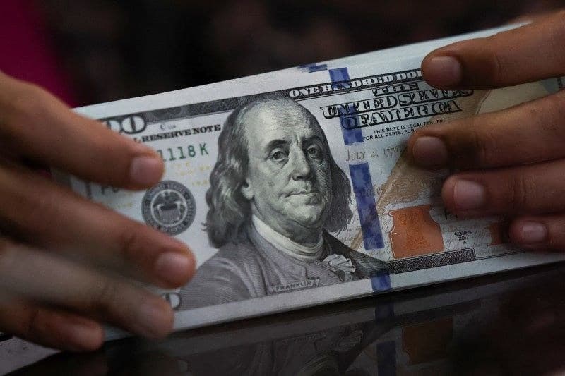 Dólar apresenta alta em relação ao real em dia de leilões do Banco Central