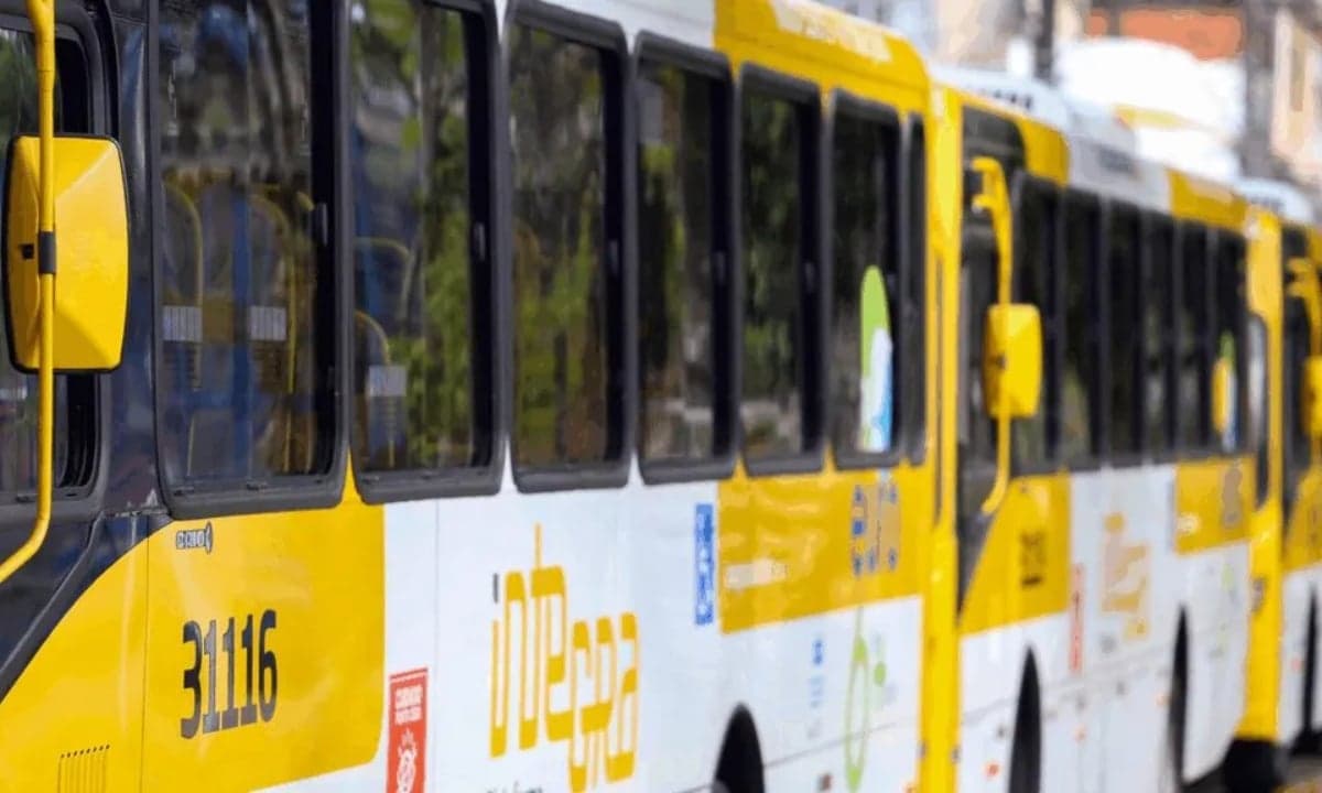 Eleições em Salvador: Transporte Público Sob Fogo Cruzado de Acusações e Decisões Judiciais
