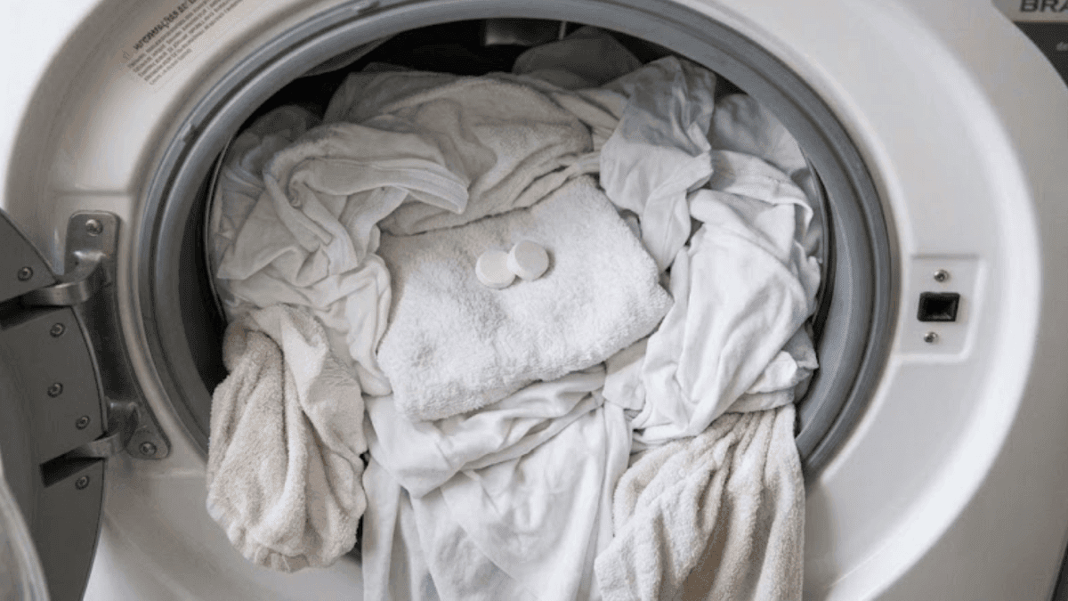 Estudo Refuta Uso de Ácido Acetilsalicílico para Clarear Roupas