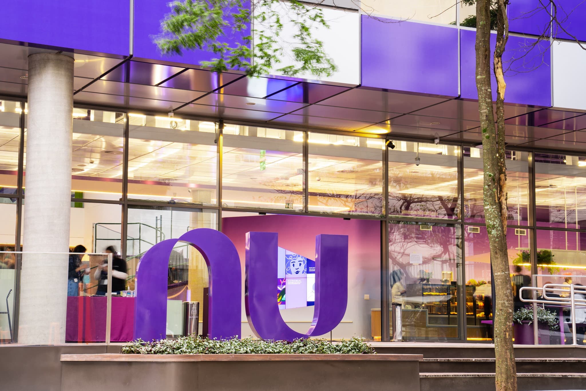Nubank inicia oferta de produtos financeiros nos EUA