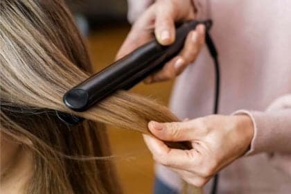 Kit prático para cuidar dos cabelos em viagens