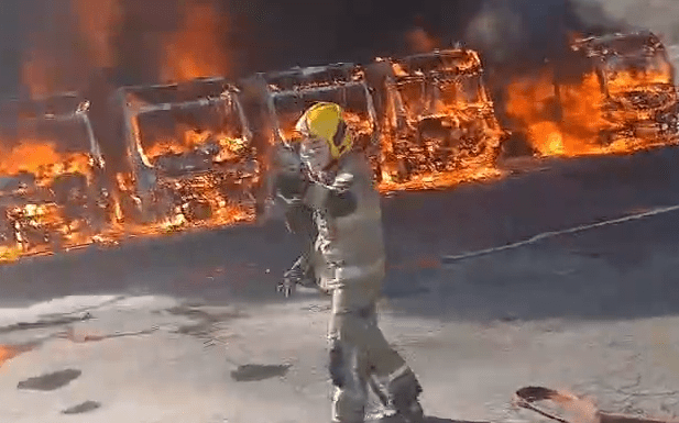 Incêndio atinge garagem da Viação Anchieta em Belo Horizonte