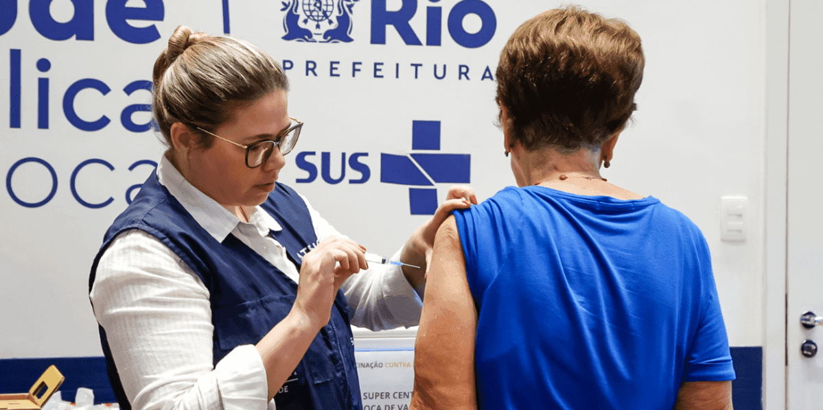 Vacinação contra Covid-19 é ampliada para idosos no Rio