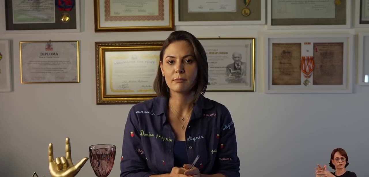 Michelle Bolsonaro descarta reconciliação com Flávio Bolsonaro