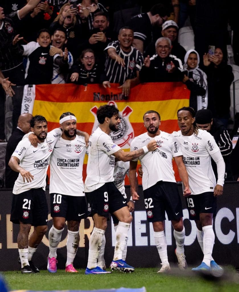 Corinthians desbloqueia R$ 27 milhões e regulariza salários