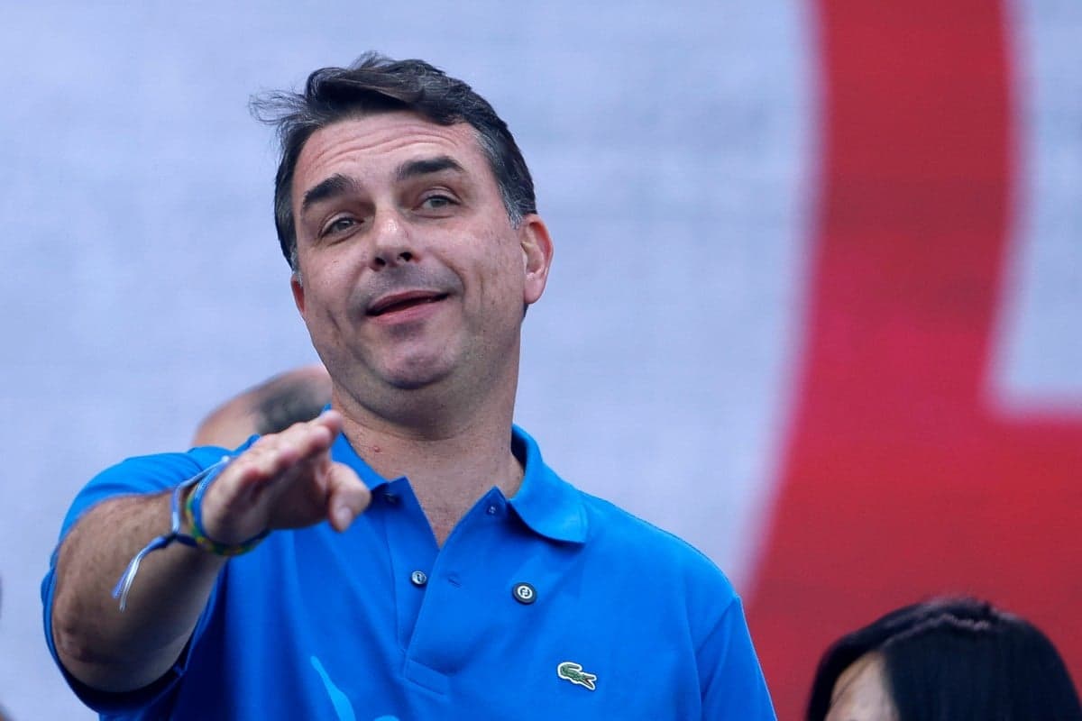 Senador Flávio Bolsonaro solicita relatoria de investigação ao STF