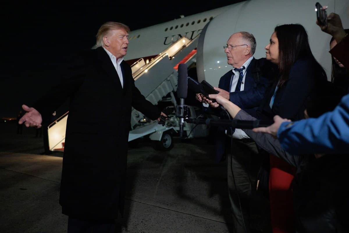 Trump aprova entrada de Flávio Bolsonaro nos EUA e critica eleições brasileiras