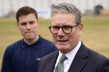 Starmer defende nomeação de ex-ministro controverso como embaixador