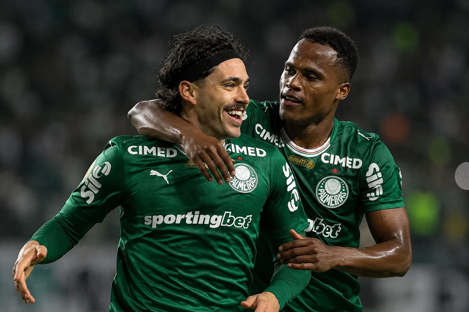 Palmeiras vai com reforços à Vila Belmiro e amplia vantagem antes da volta das quartas da Copa do Brasil