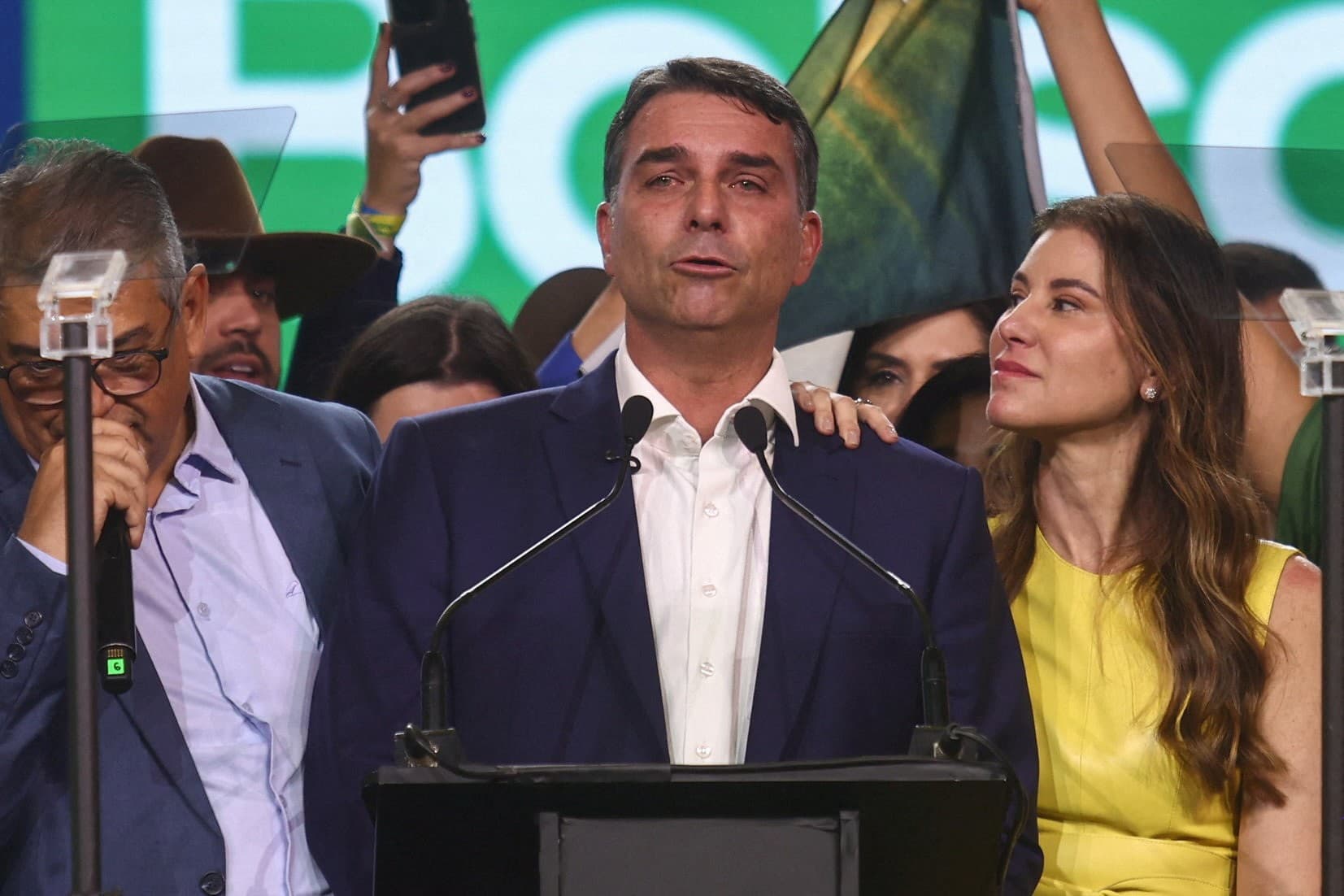 Missão denuncia filiação fraudulenta de Flávio Bolsonaro