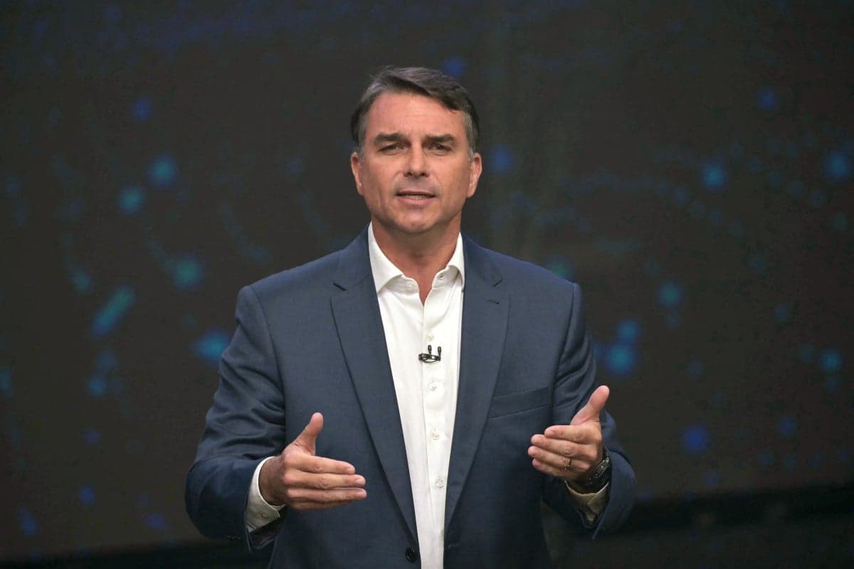 Estudo aponta impactos negativos do ajuste fiscal de 200 bilhões proposto por Flávio Bolsonaro