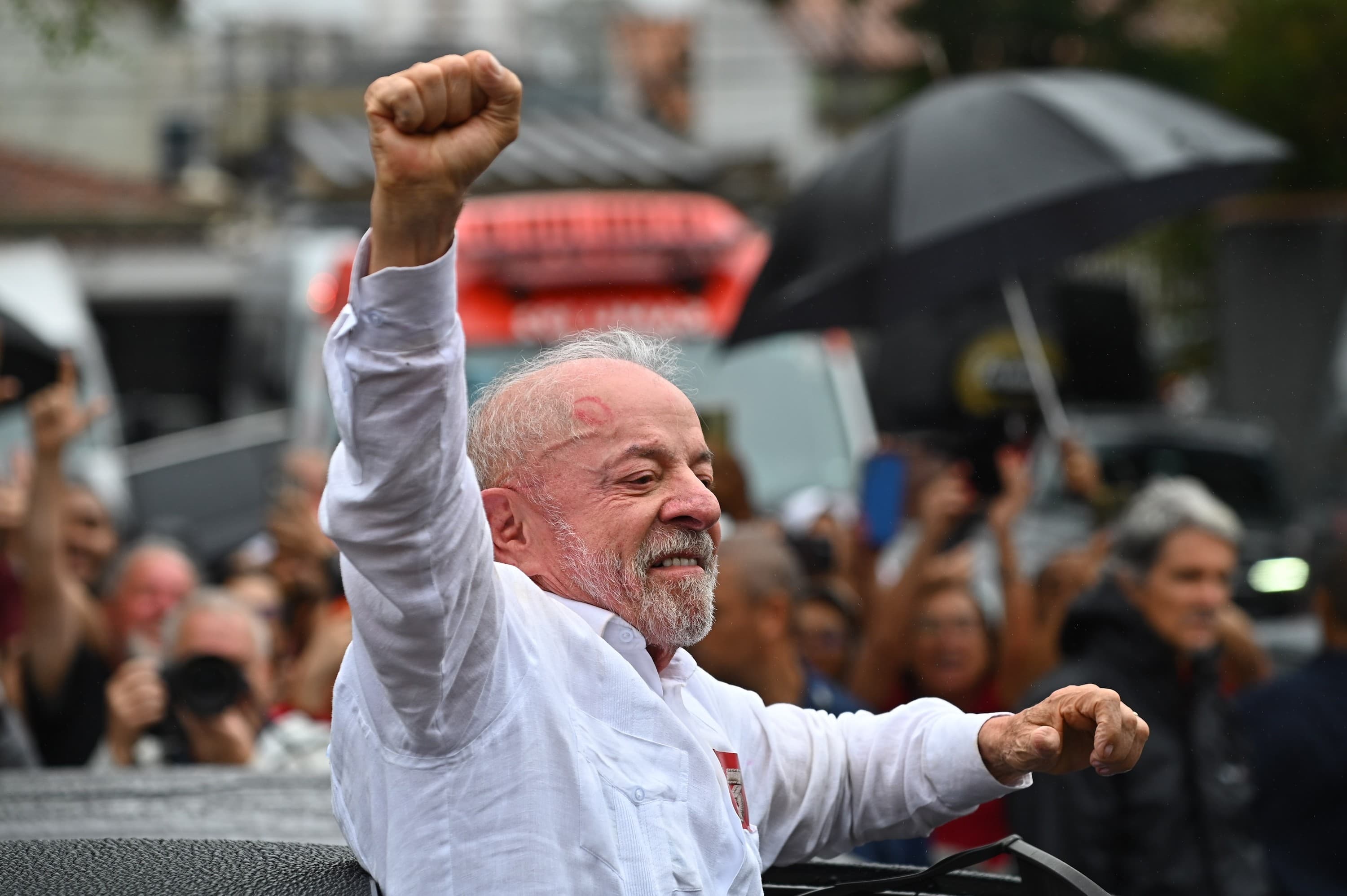 Lula é reeleito presidente e se torna o mais velho a vencer eleições no Brasil