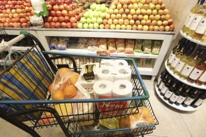 Inflação supera meta em maio, com impacto de alimentos e energia