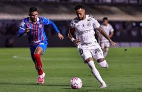 Treta entre Neymar e Rodrigo Nestor agita o jogo Santos x Bahia