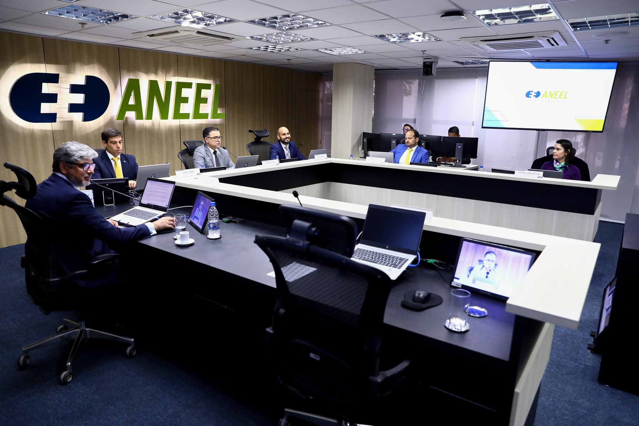 Aneel destina R$ 5,5 bilhões para reduzir tarifas de energia