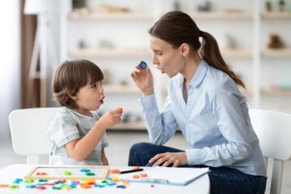 Diferenças entre autismo e atraso no desenvolvimento exigem atenção