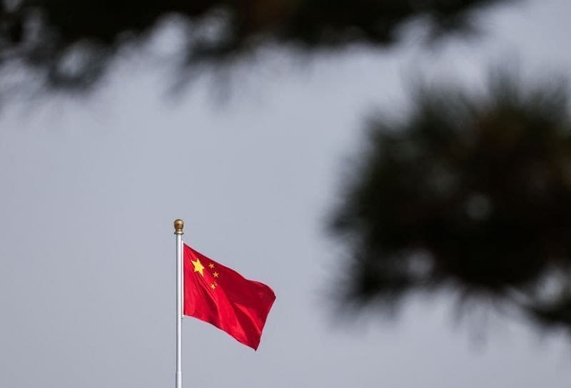 China cria 10,52 milhões de empregos urbanos em 2026