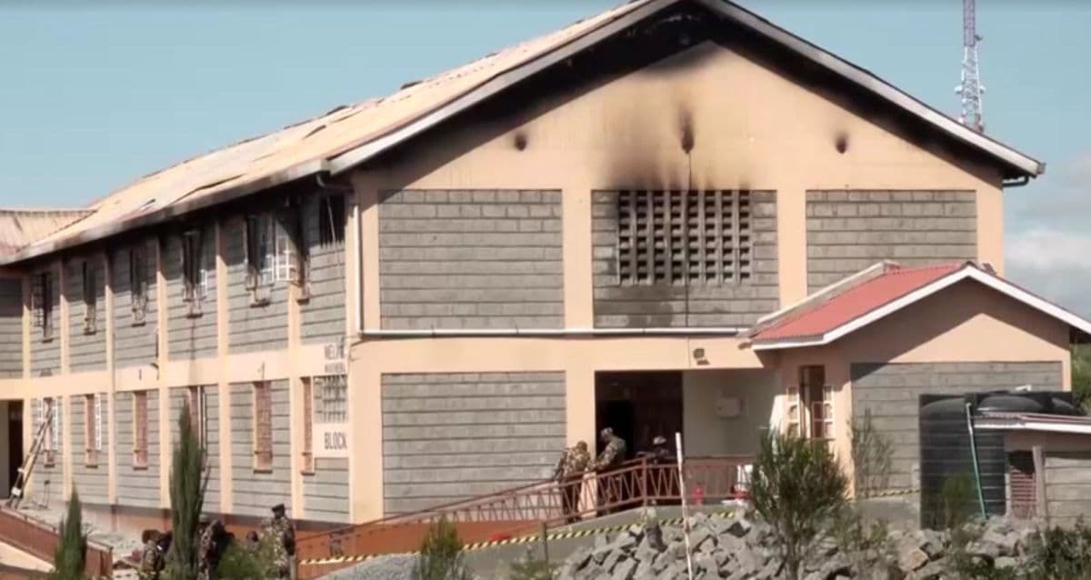 Incêndio em escola no Quênia mata 16 estudantes
