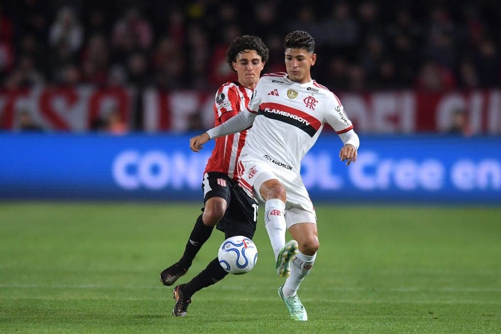 Técnico do Estudiantes elogia desempenho apesar de empate com Flamengo