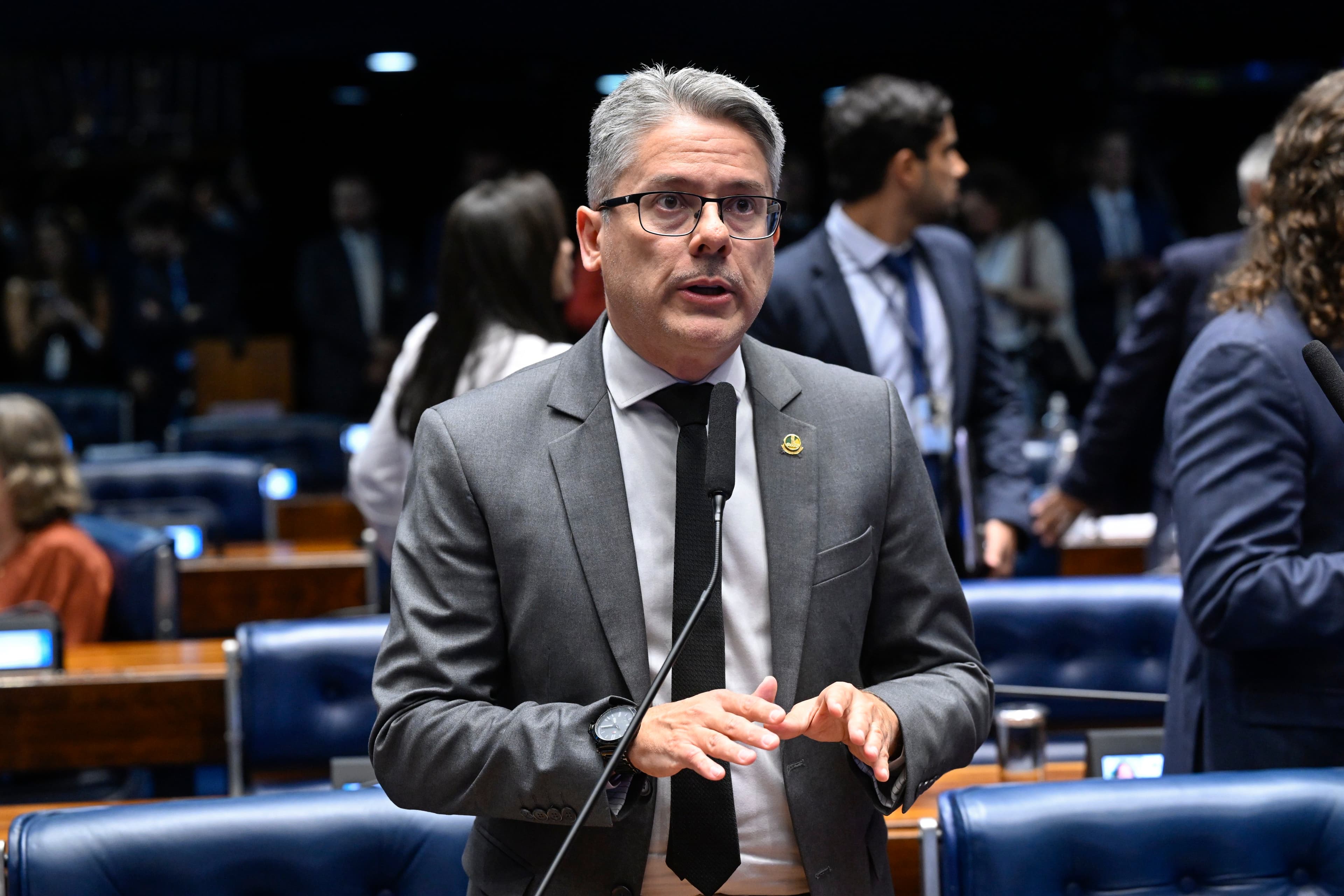 Alessandro Vieira contesta acusação de Gilmar Mendes ao STF