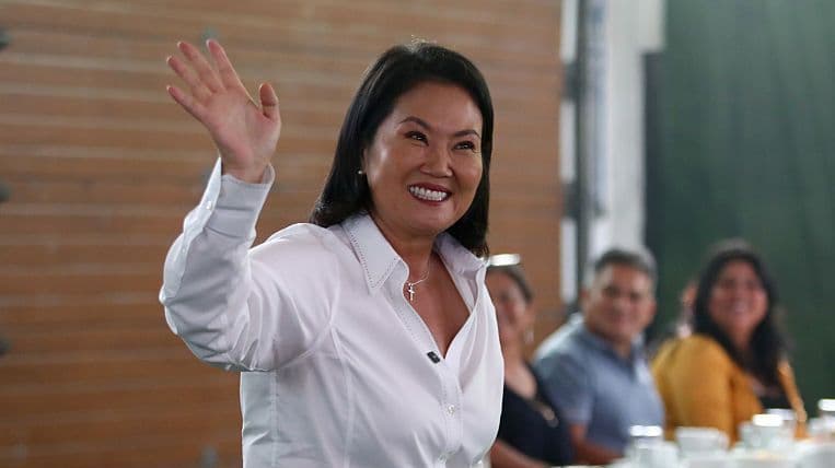 Keiko Fujimori lidera eleições presidenciais no Peru com 50,11%