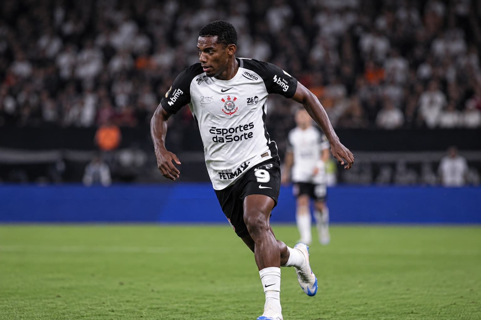 Corinthians demite Fernando Diniz após derrota para o Internacional