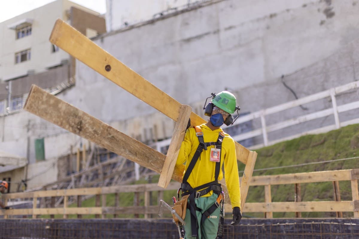 MRV gera 1,5 milhão de empregos e movimenta economia local em 2025