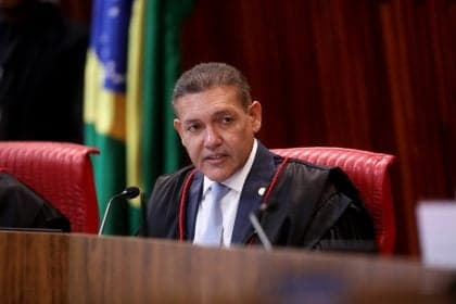 Kassio Nunes Marques analisará representações sobre filme de Bolsonaro