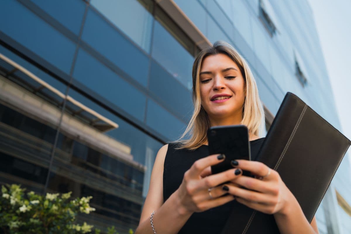 Como investir em ações e construir patrimônio financeiro