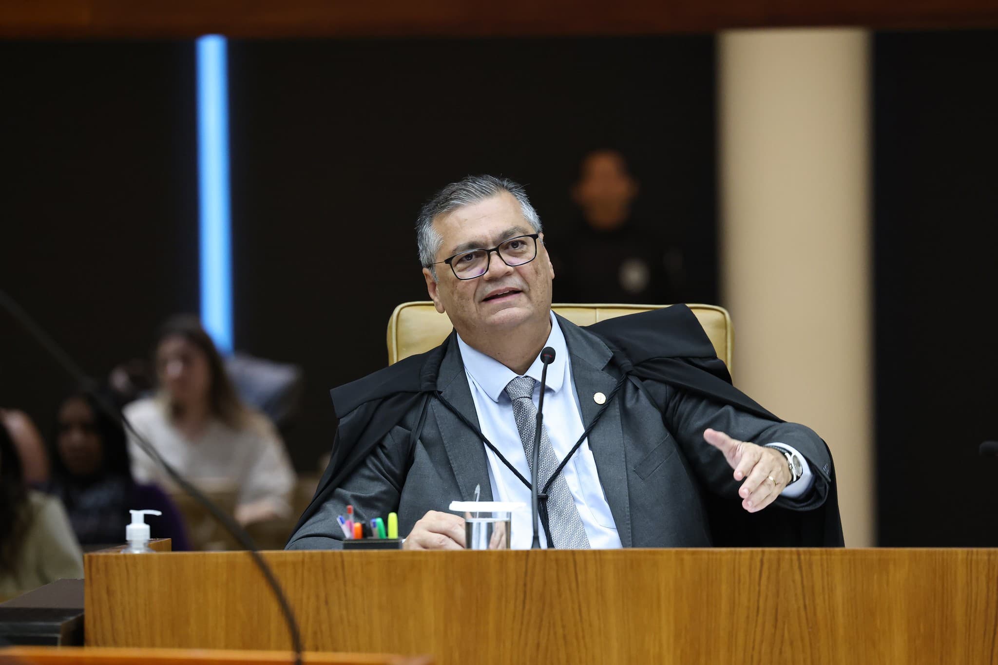 Ministro Flávio Dino determina investigação sobre ataques a imagens religiosas