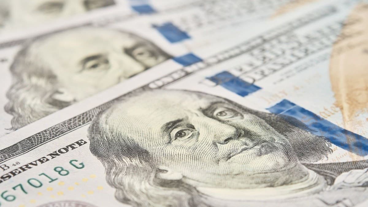 Ibovespa registra queda à espera de balanços e decisão de juros nos EUA