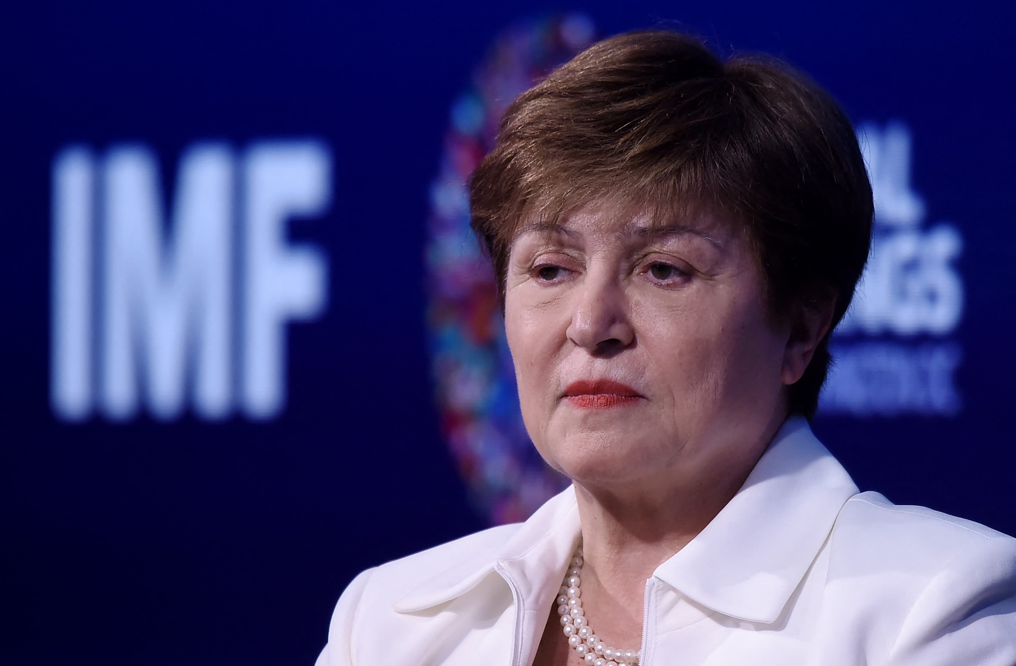 FMI projeta crescimento global de 3,1% e alerta sobre impactos da IA