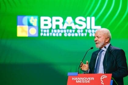 Lula defende biocombustíveis e critica restrições da UE