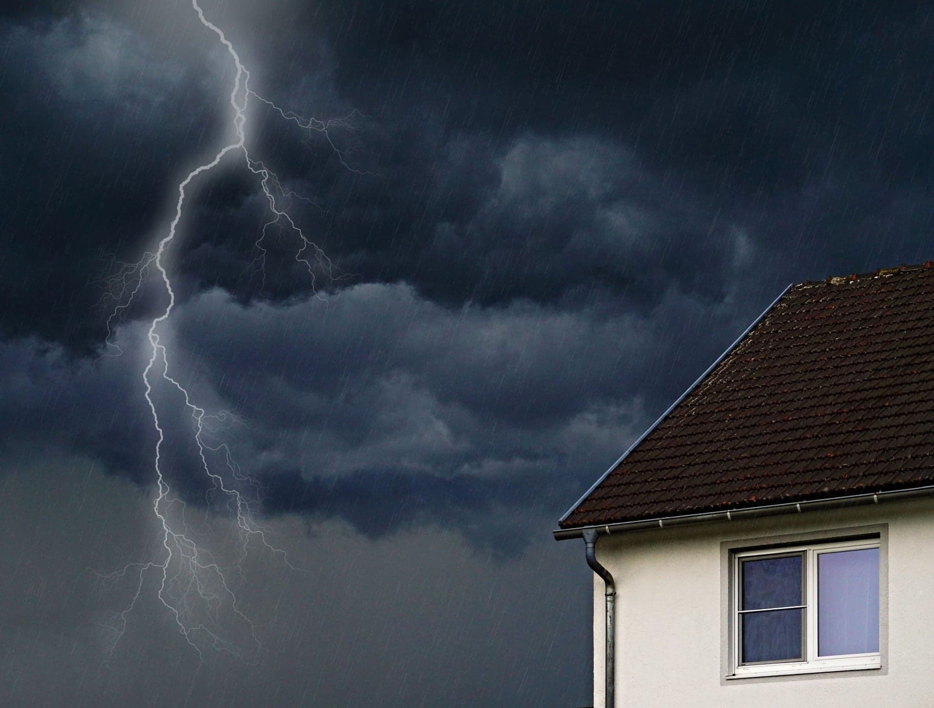 Inmet emite alerta amarelo para tempestades em cinco estados brasileiros