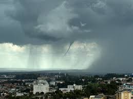 Previsão do tempo Curitiba: Alerta de tempestades em várias regiões