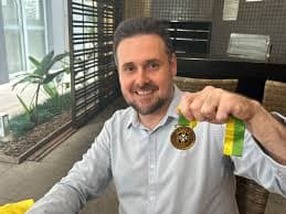 Torcedor do São Paulo guarda medalha de Ceni há 20 anos e aguarda reencontro