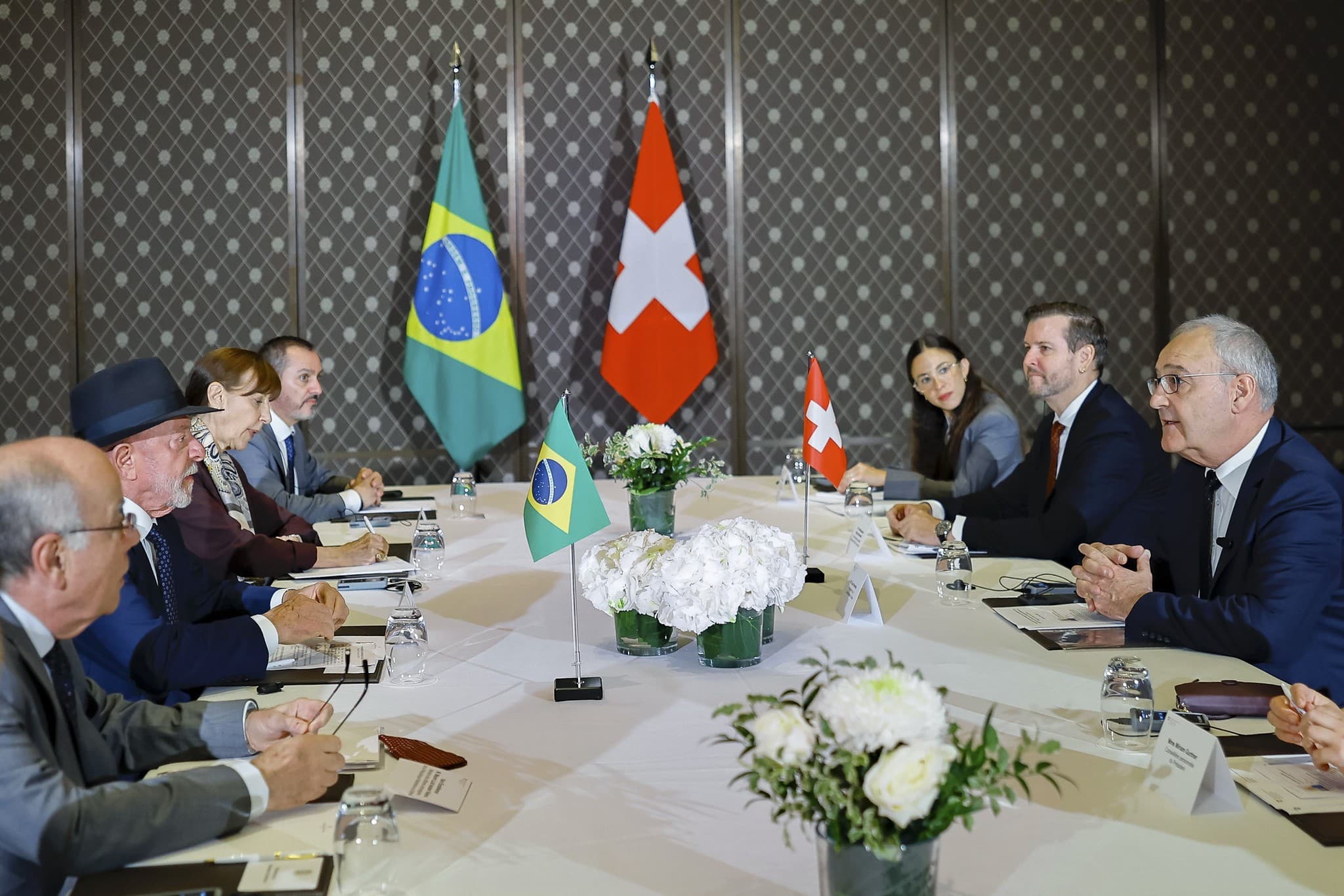 Lula participa do G7 e busca fortalecer laços comerciais